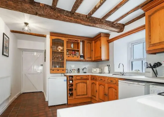 Characterful 3 Bedroom Cottage