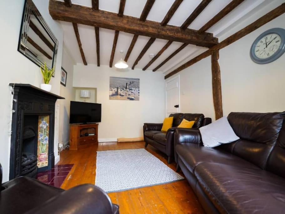 Holiday home Characterful 3 Bedroom *